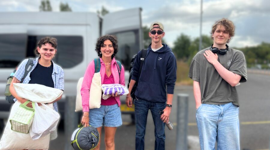 Young people sail into a new adventure after cancer